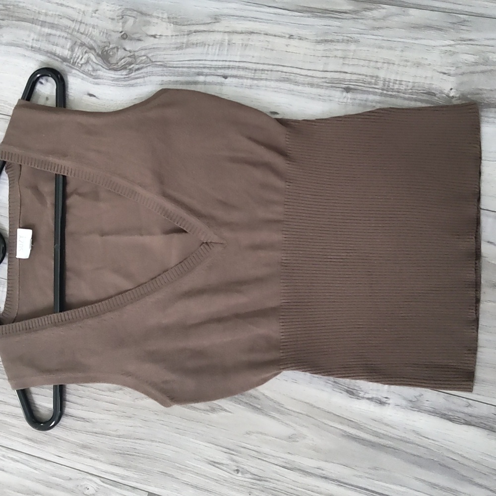 Suzy Shier knit sweater vest, size Med